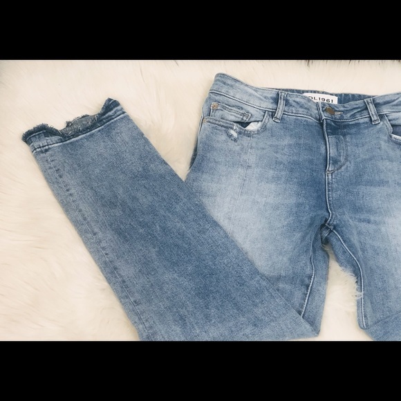 DL1961 Mara Instasculpt Straight Ankle with frayed and split ankle Size: 28 - Picture 4 of 12